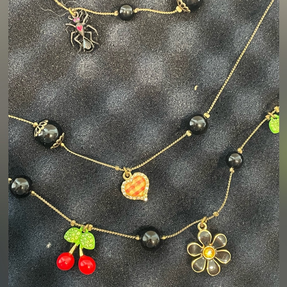 Triple chain Betsey Johnson necklace